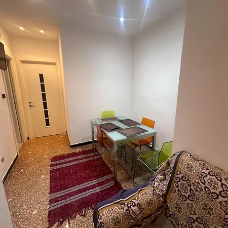 3bed Apartment, Centrum Genoa